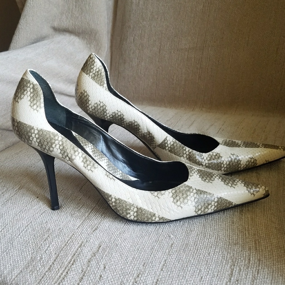 Gianni Bini Snakeskin Heels
